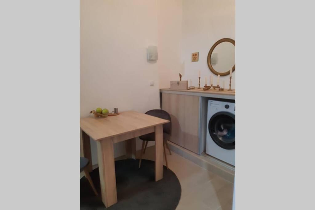 Tiny House Apartment Belgrade Extérieur photo