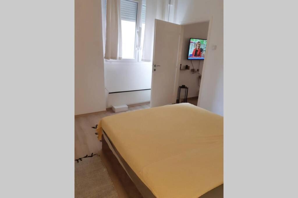 Tiny House Apartment Belgrade Extérieur photo